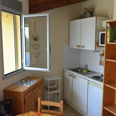 6 Pers, 2 Chambres, Terrasse Petite Vue Mer, Piscine Et Parking, A 50m De La Mer - Ref Jaca417